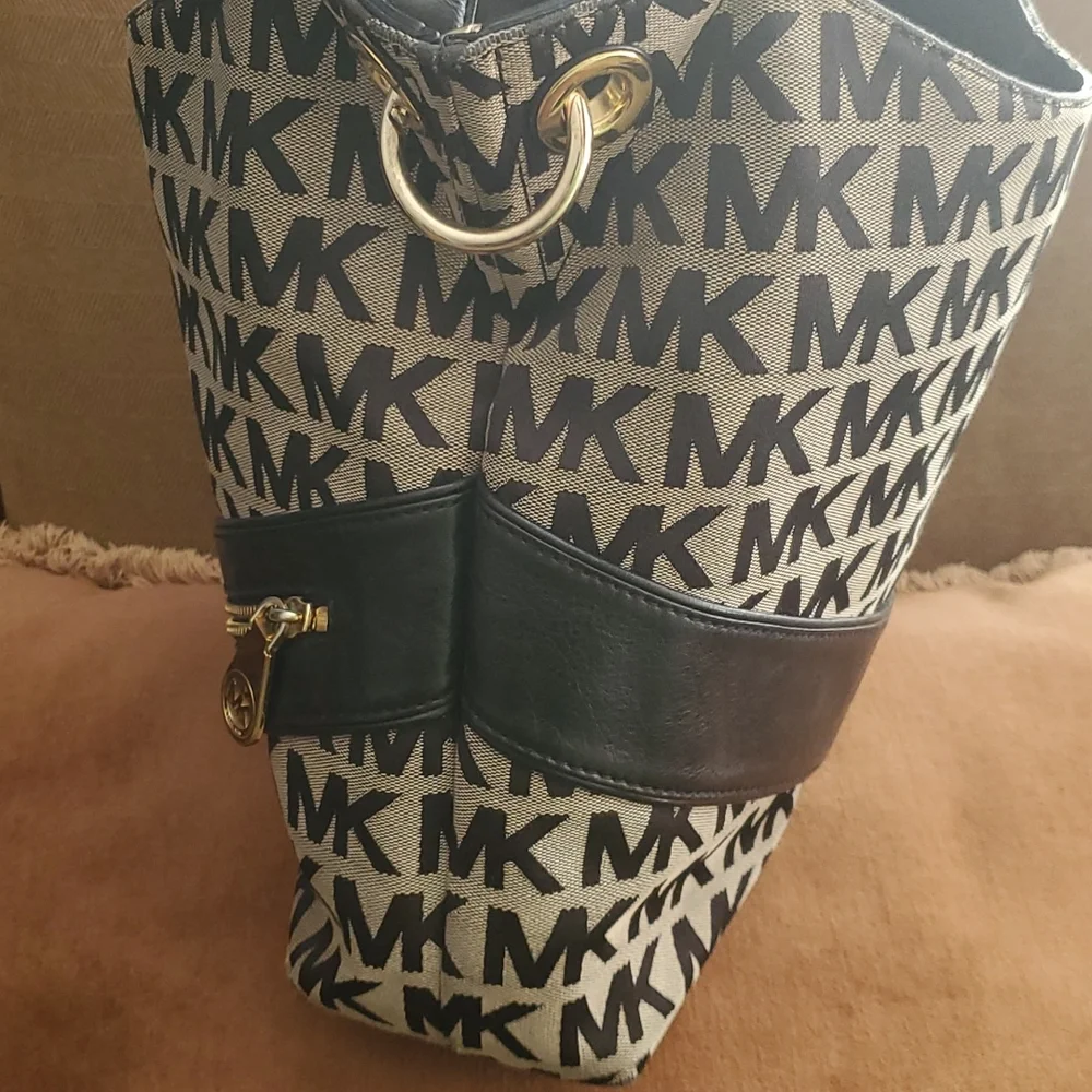 MK MICHAEL KORS PURSE
